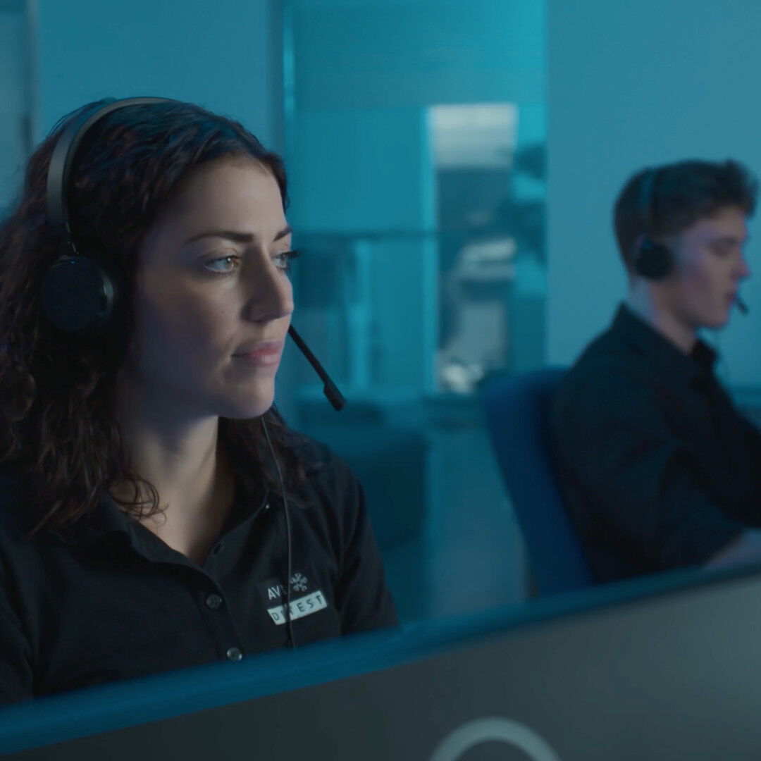 Video thumbnail on the topic of consulting: A female consultant engaged in a professional discussion with a client in a modern, well-lit office environment.