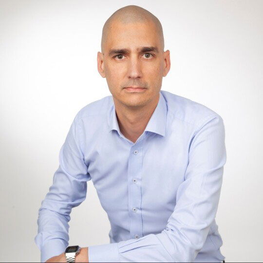 Portrait photo of Gerhard Illek, Director Product Management, Sales & Marketing.